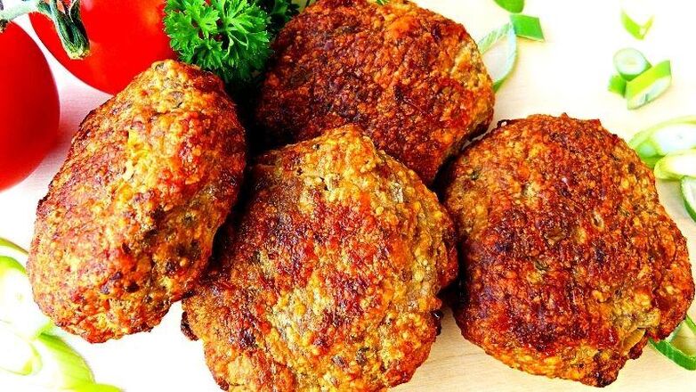 Chicken cutlets - a hearty choice of dishes in the 6 petals diet chicken day menu. 